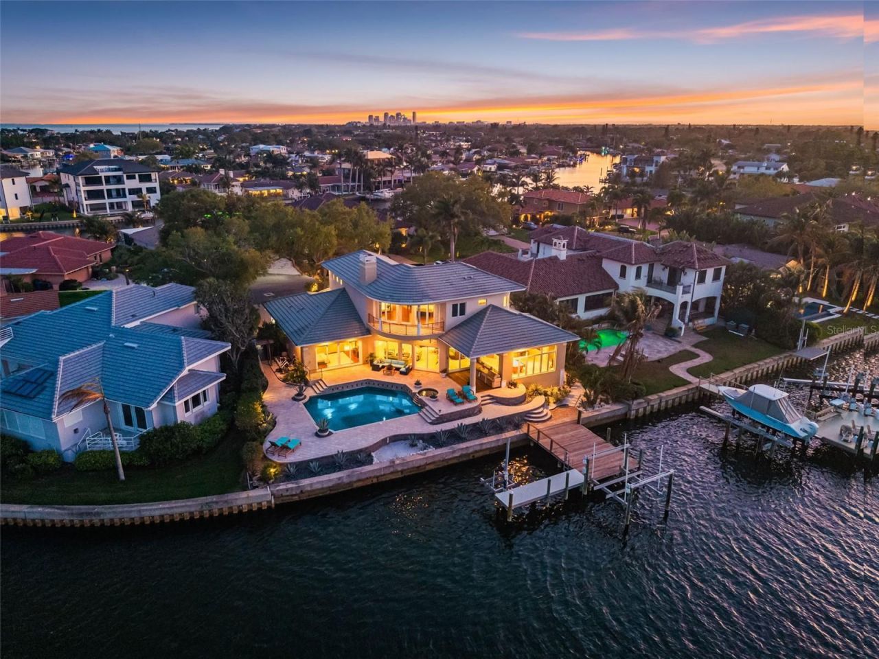 2279 Mermaid Point Ne, Saint Petersburg, FL 33703 Photo