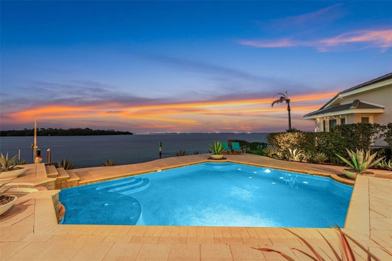 2279 Mermaid Point Ne, Saint Petersburg, FL 33703 Photo