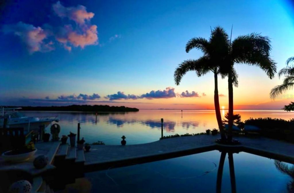 2279 Mermaid Point Ne, Saint Petersburg, FL 33703 Photo