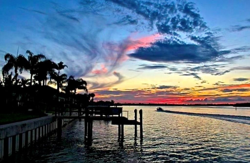 2279 Mermaid Point Ne, Saint Petersburg, FL 33703 Photo