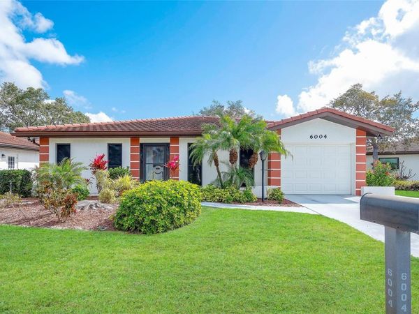 6004 VIVIENDA DRIVE , Unit 8, BRADENTON, FL 34207