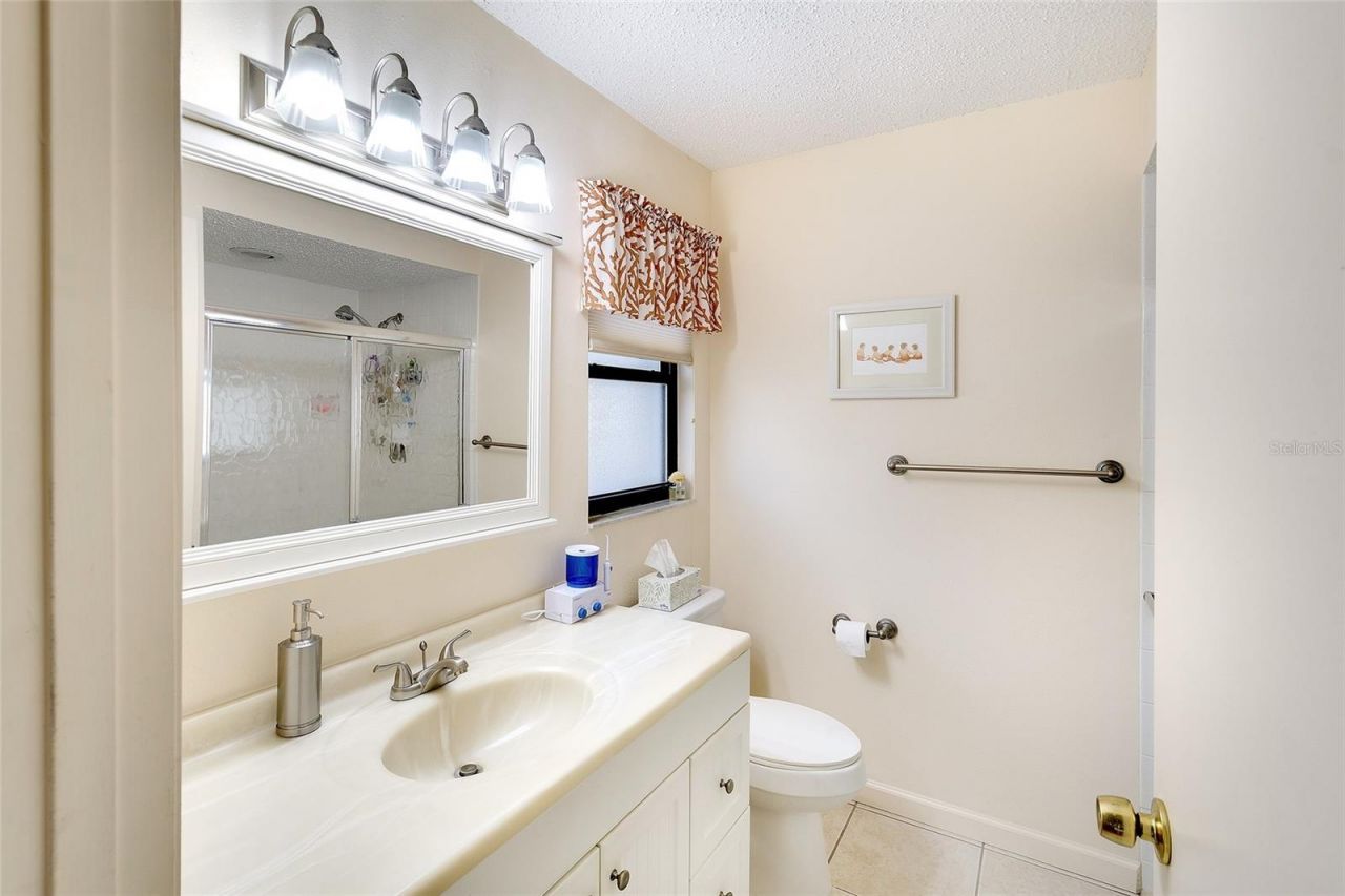 6004 Vivienda Drive , Unit 8, Bradenton, FL 34207 Photo