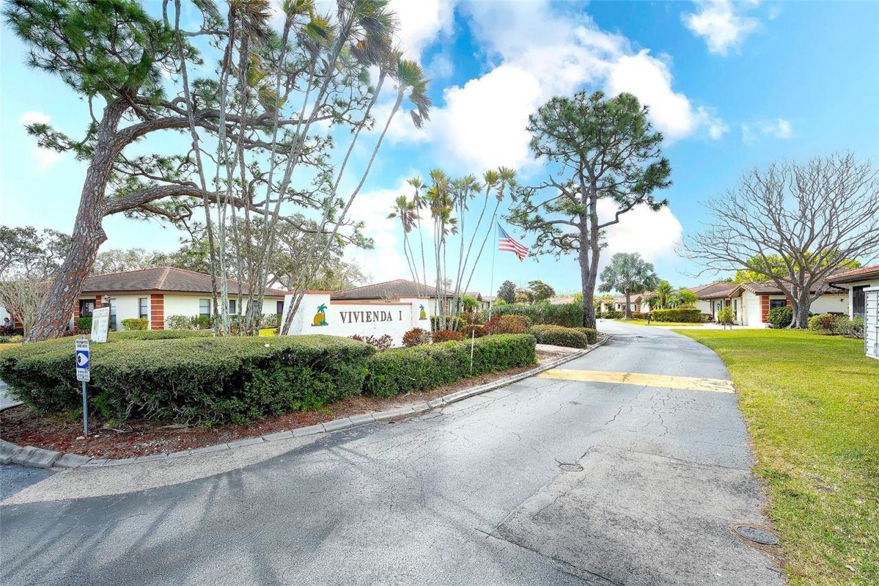 6004 Vivienda Drive , Unit 8, Bradenton, FL 34207 Photo