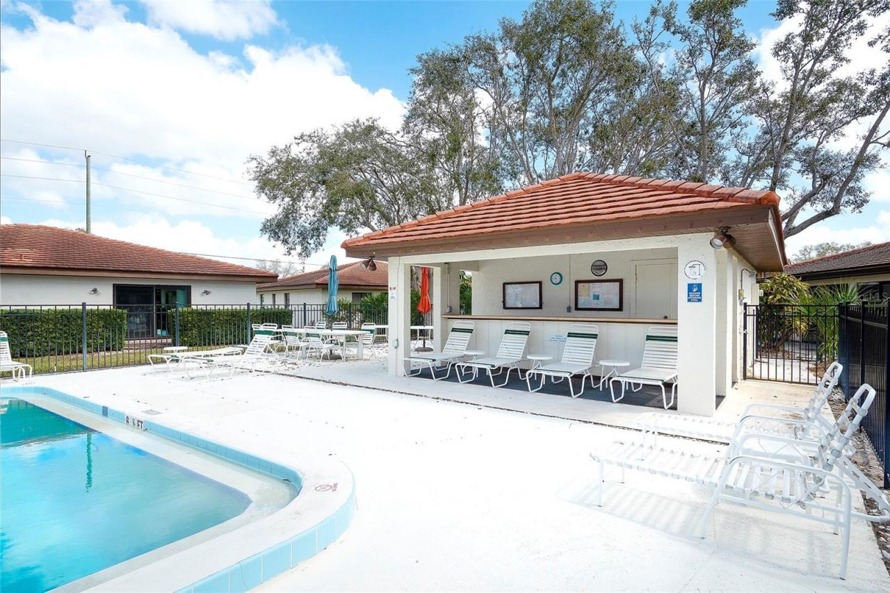 6004 Vivienda Drive , Unit 8, Bradenton, FL 34207 Photo