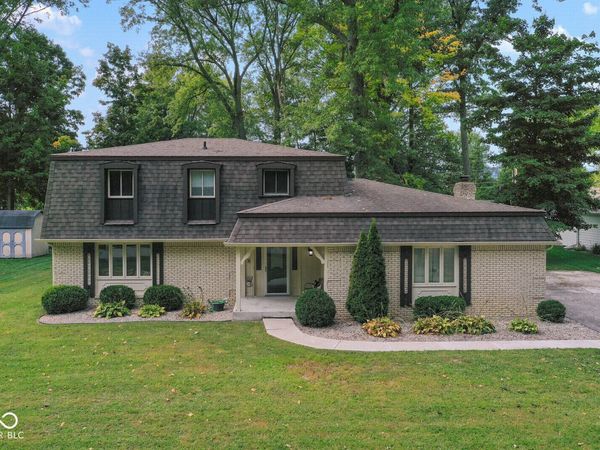 412 Woodland West Drive , Greenfield, IN 46140
