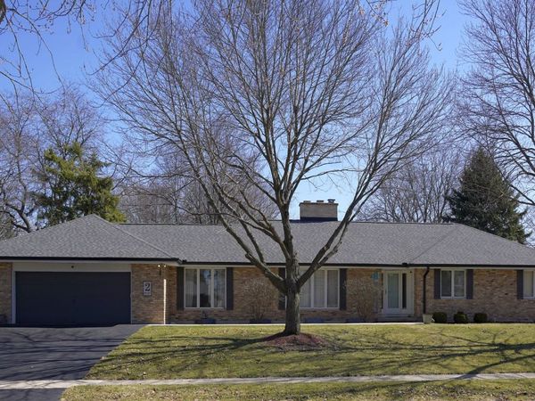 2 Golfview Place , DeKalb, IL 60115