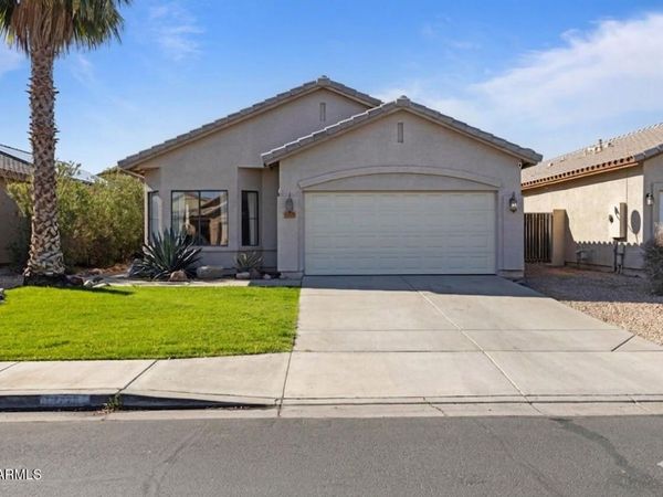 8775 W LAUREL Lane, Peoria, AZ 85345