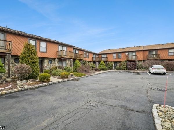 1 Brookside Hts, Wanaque, NJ 07465