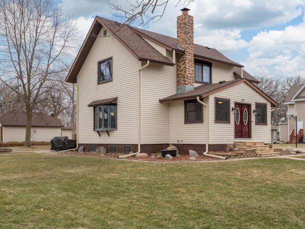 551 1st Street, Gaylord, MN 55334