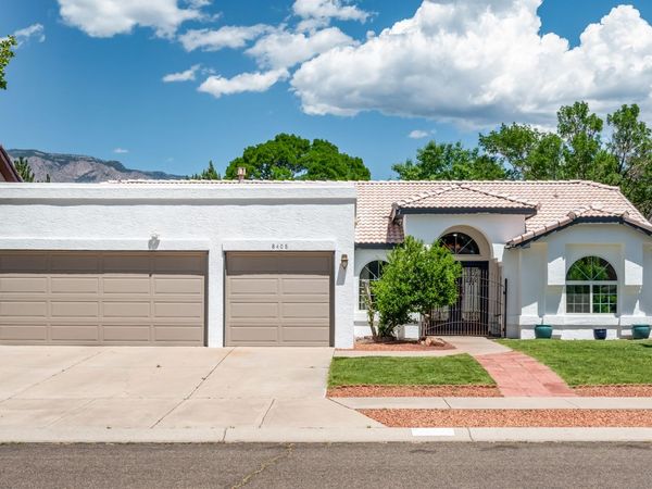 8408 Julian Robles Street NE, Albuquerque, NM 87122