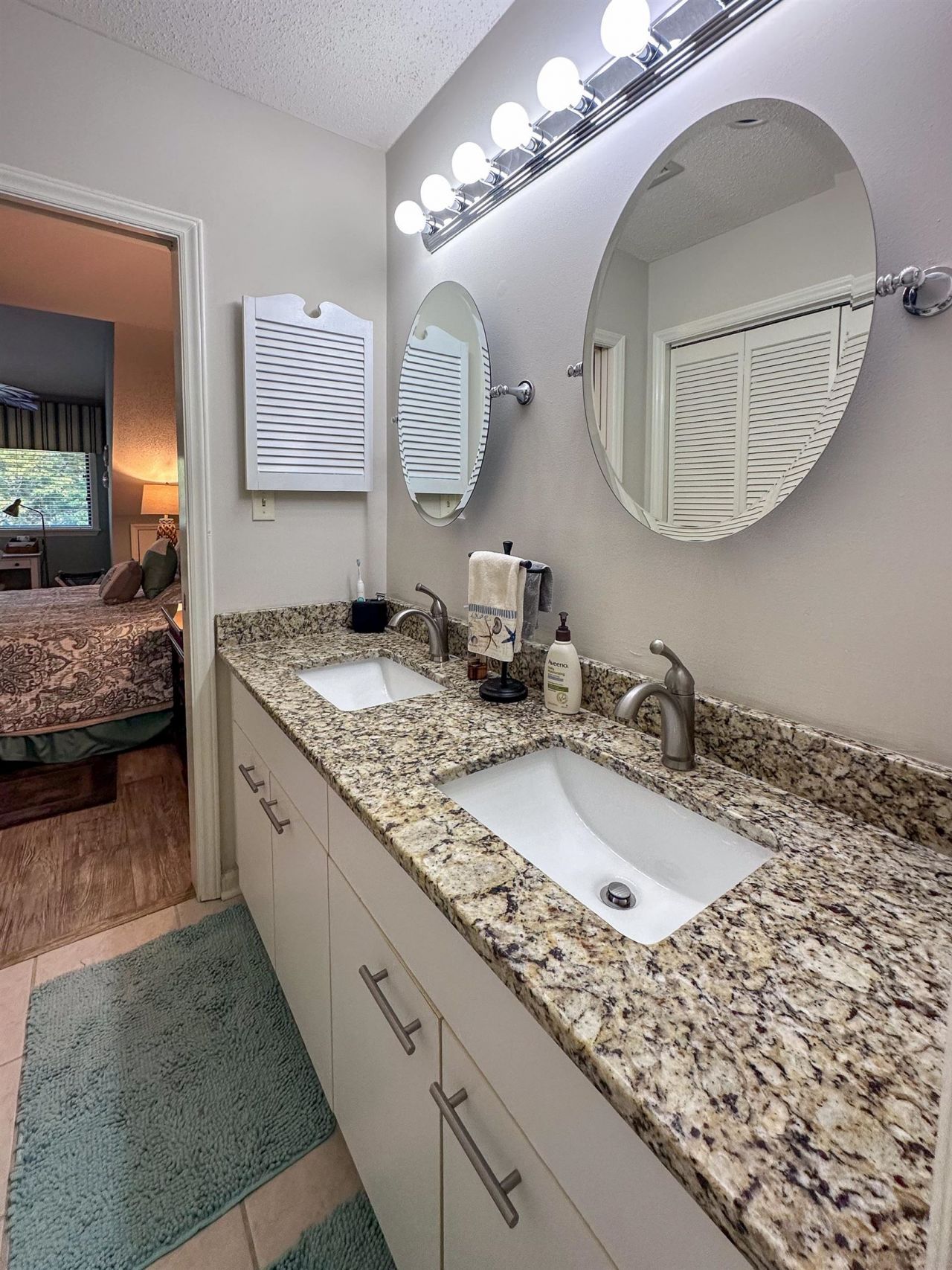 421 Appledore Circle Photo 29