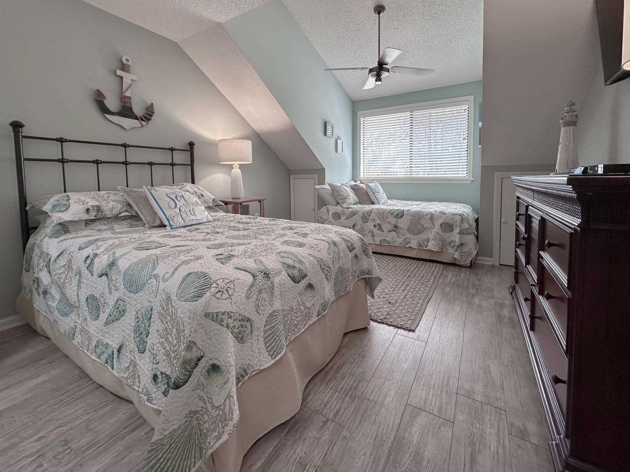 421 Appledore Circle Photo 33