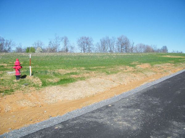 109 Daniel Lane , Westmoreland, TN 37186