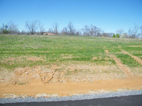 89 Daniel Lane , Westmoreland, TN 37186