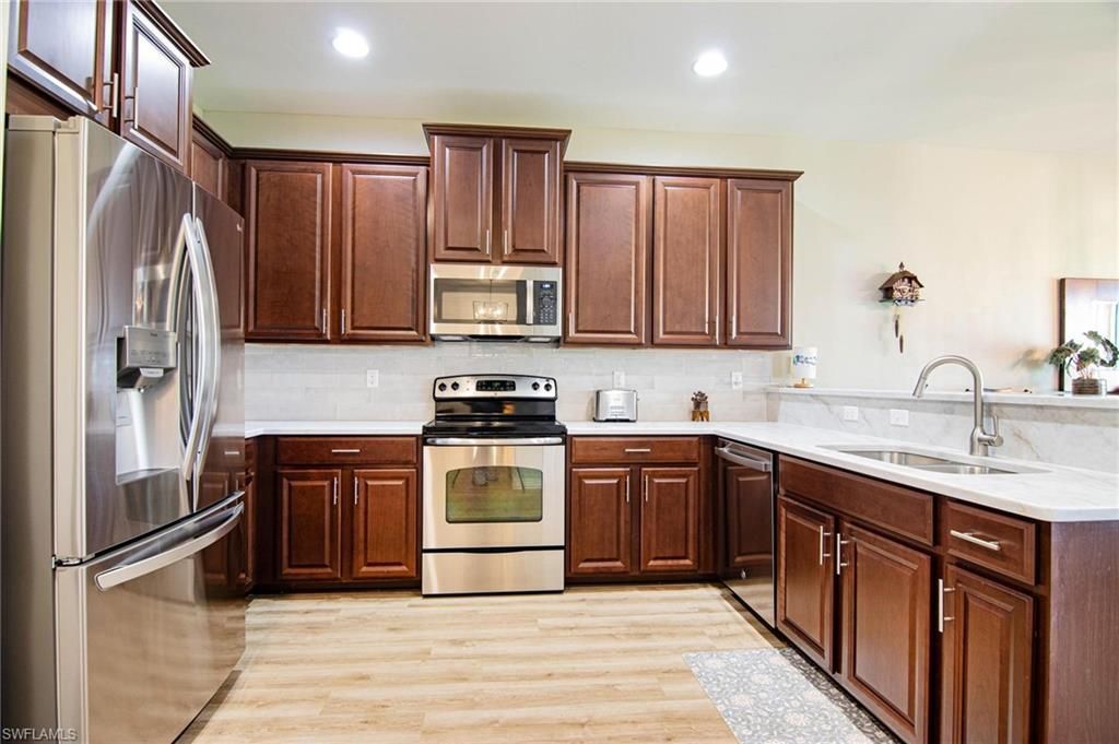 2527 Blackburn Cir, Cape Coral, FL 33991 Photo