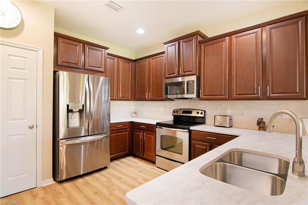 2527 Blackburn Cir, Cape Coral, FL 33991 Photo