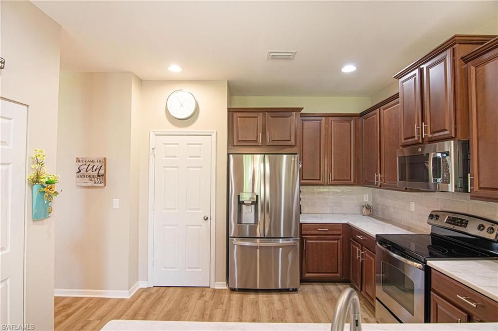 2527 Blackburn Cir, Cape Coral, FL 33991 Photo