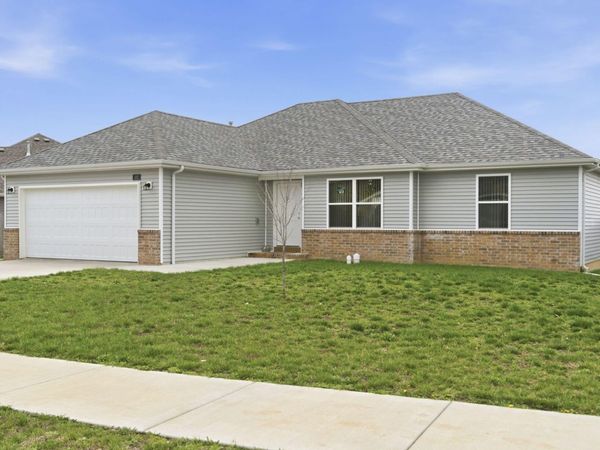 162 E Melton Road, Ozark, MO 65721