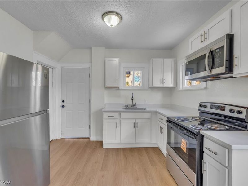 12905 Watterson Avenue, Cleveland, OH 44105 Photo 9