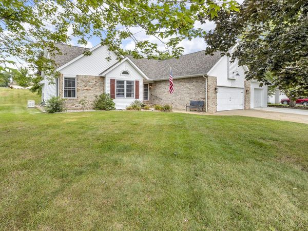 2018 W Coachlight Drive, Jackson, MI 49201