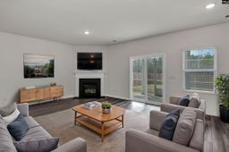 2276 Allan Crest Road photo 4