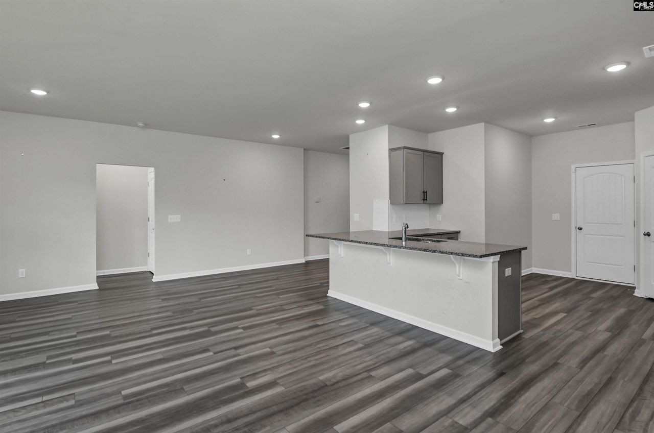 2276 Allan Crest Road Photo 5