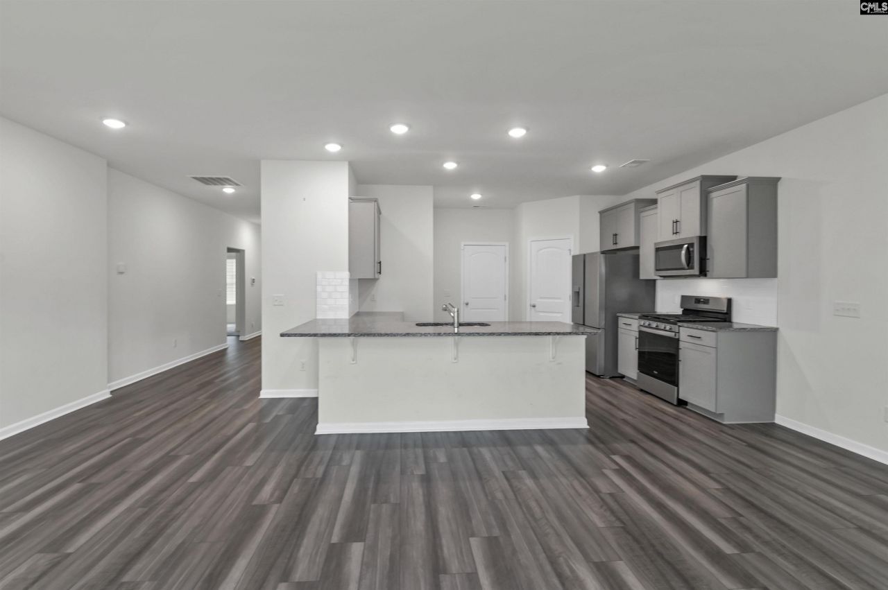 2276 Allan Crest Road Photo 6