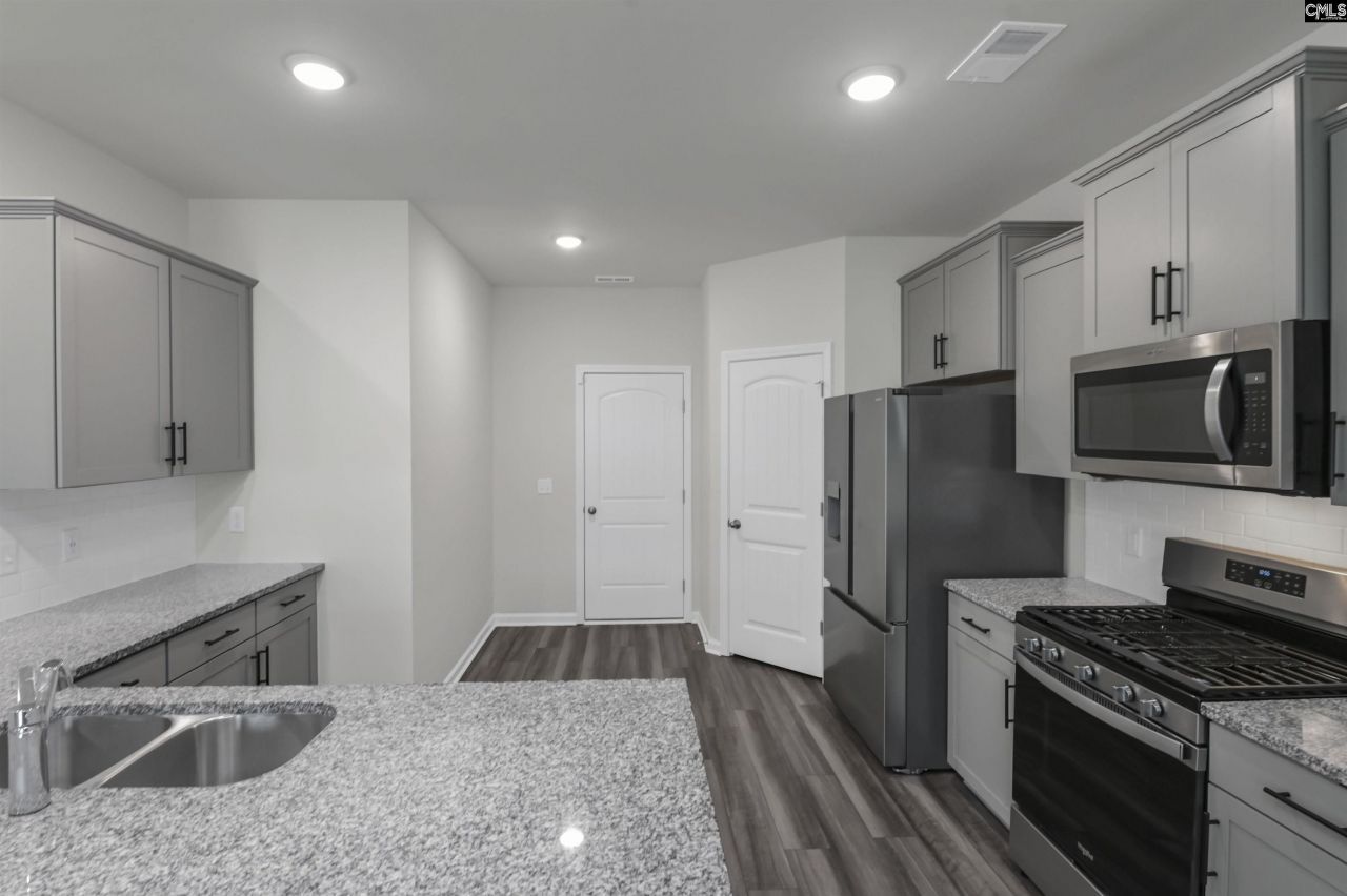 2276 Allan Crest Road Photo 8