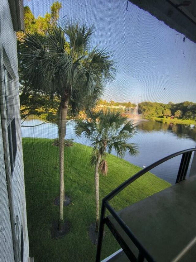 9450 Poinciana Place, Unit 301, Davie, FL 33324 Photo