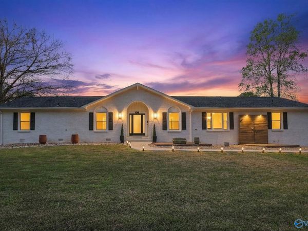 2401 Old Creek Trail SE, Decatur, AL 35603