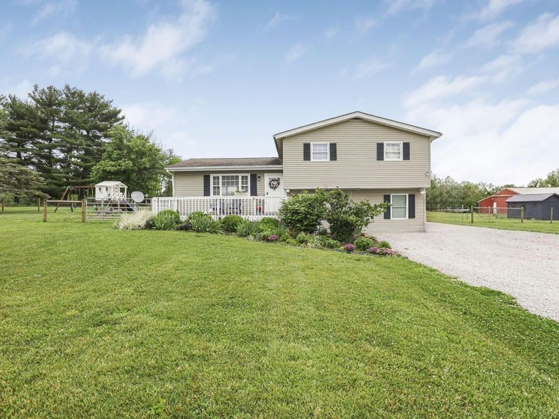 25864 Shoemaker Road, Circleville, OH 43113 Photo 2