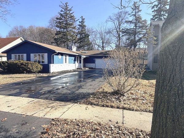 Lake Villa, IL 60046