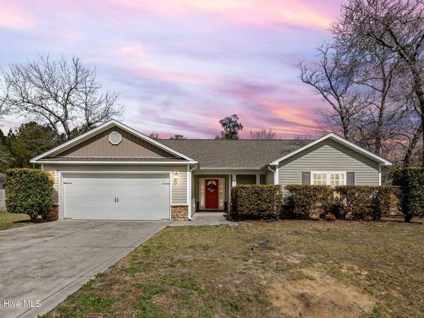 136 Braeburn Boulevard , Richlands, NC 28574