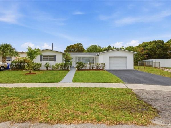 7150 SW 5th Ct , Pembroke Pines, FL 33023