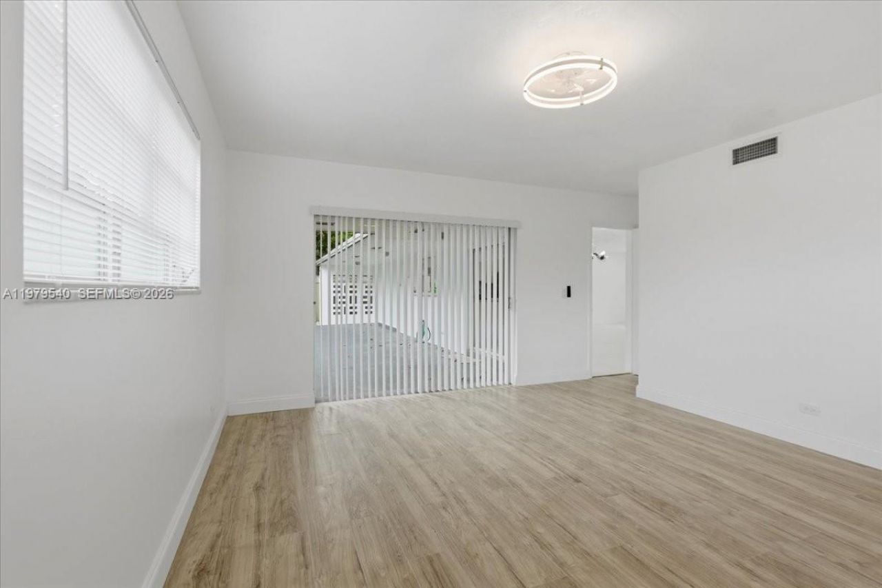 7150 SW 5th Ct , Pembroke Pines, FL 33023 Photo