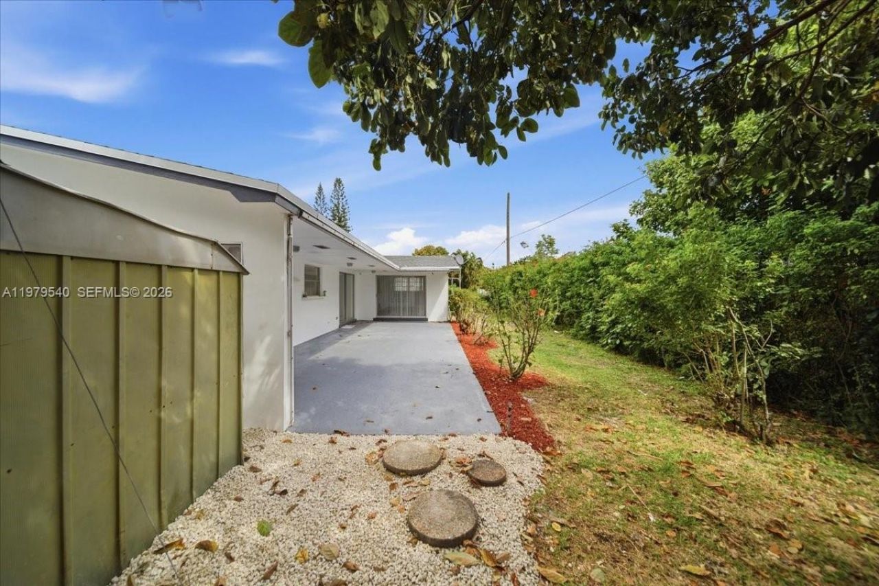 7150 SW 5th Ct , Pembroke Pines, FL 33023 Photo