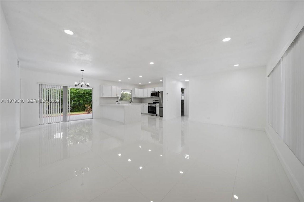 7150 SW 5th Ct , Pembroke Pines, FL 33023 Photo