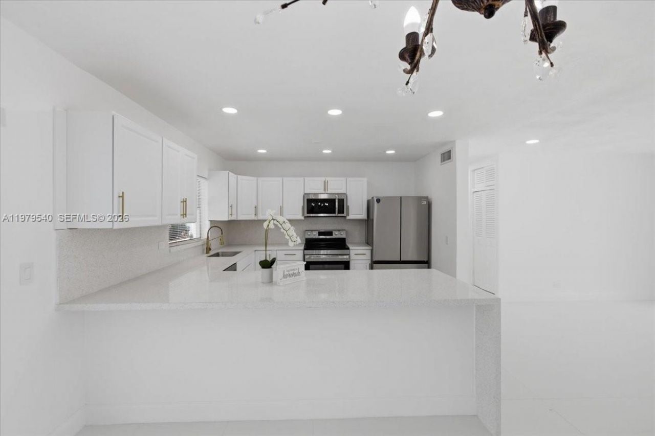 7150 SW 5th Ct , Pembroke Pines, FL 33023 Photo