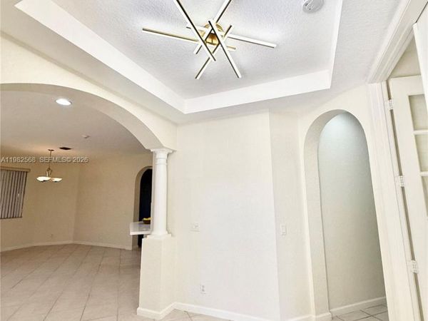 2816 Kinsington Cir, Unit 28-1, Weston, FL 33332
