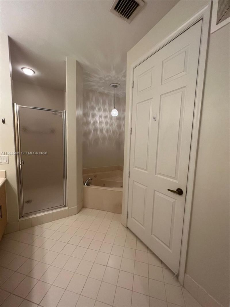 2816 Kinsington Cir, Unit 28-1, Weston, FL 33332 Photo