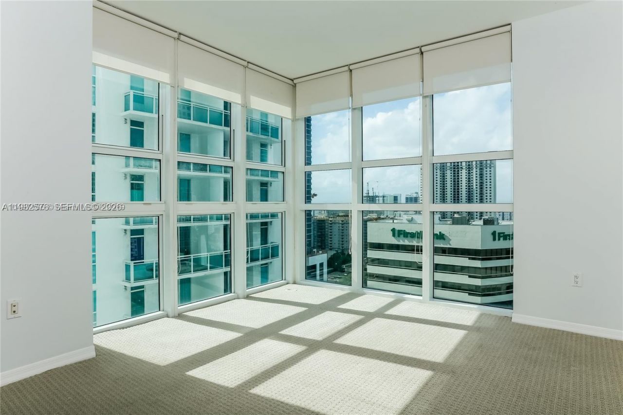 950 Brickell Bay Dr, Unit 2001, Miami, FL 33131 Photo