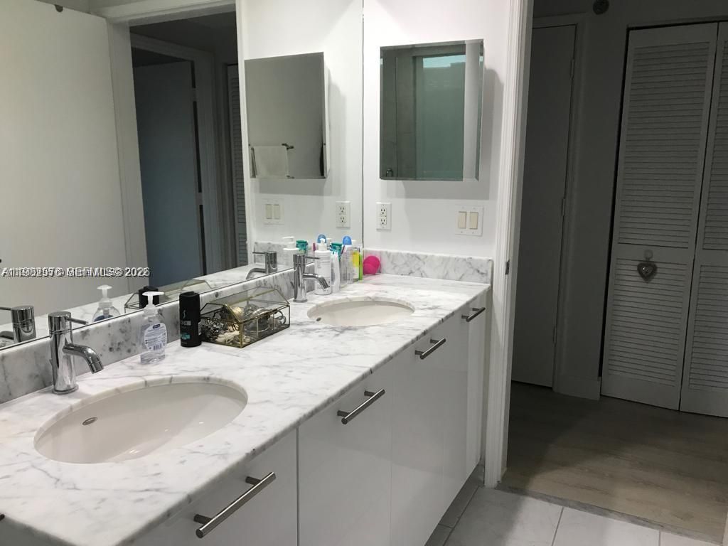 950 Brickell Bay Dr, Unit 2001, Miami, FL 33131 Photo