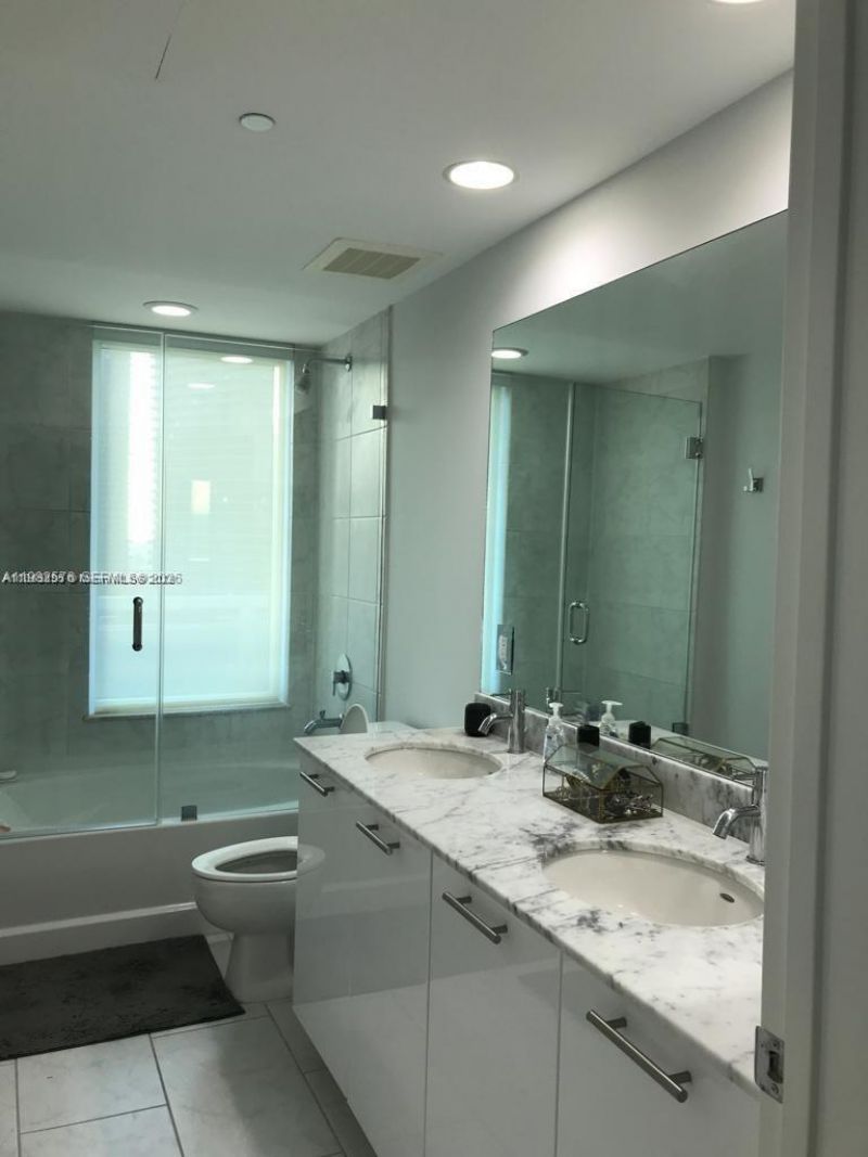 950 Brickell Bay Dr, Unit 2001, Miami, FL 33131 Photo