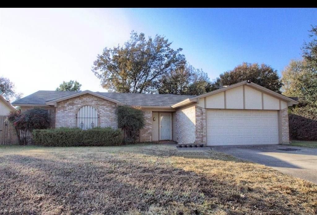 3109 Meadow Wood Lane, Bedford, TX 76021 Main Photo