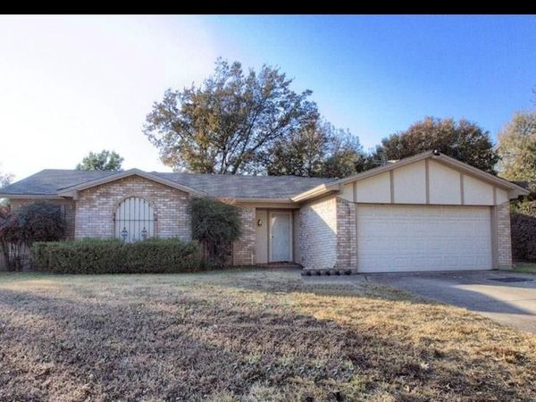 3109 Meadow Wood Lane, Bedford, TX 76021