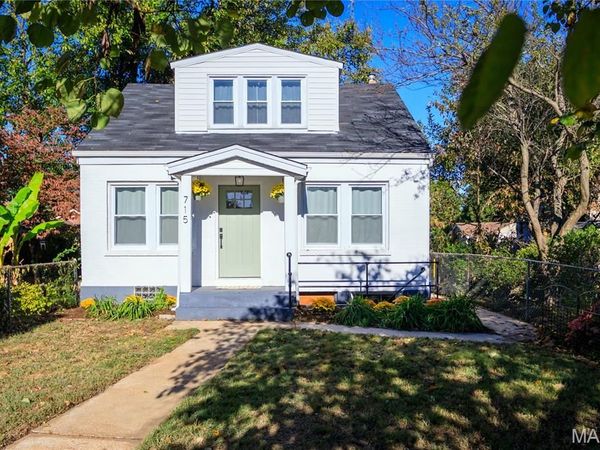 715 Erskine Avenue , St Louis, MO 63125