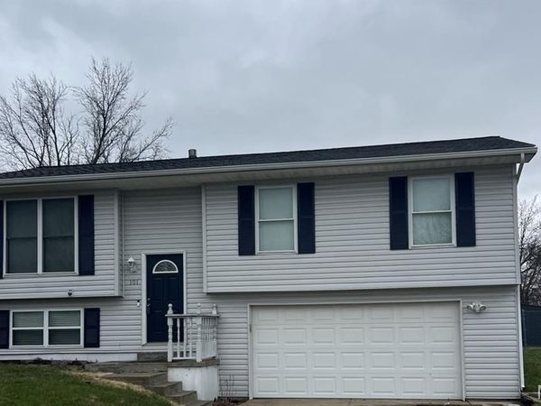 101 El Caballo Drive, St Peters, MO 63376