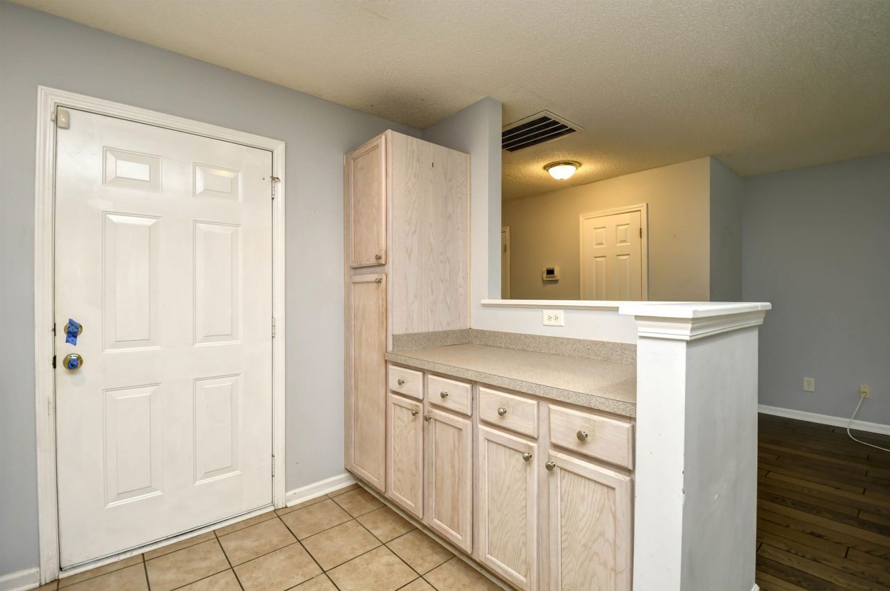 564 Uniola Dr. Photo 12