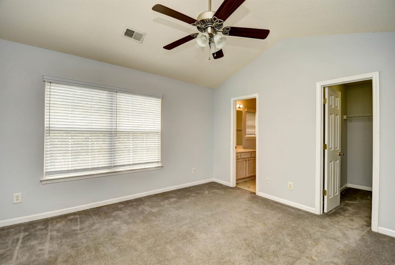 564 Uniola Dr. Photo 25