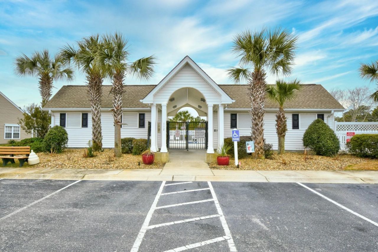 564 Uniola Dr. Photo 37